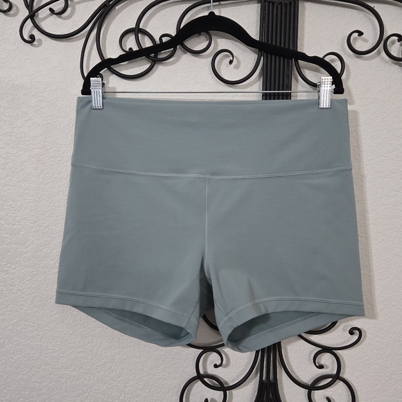LULULEMON Wunder Train Shorts | 16 - Picture 1 of 8